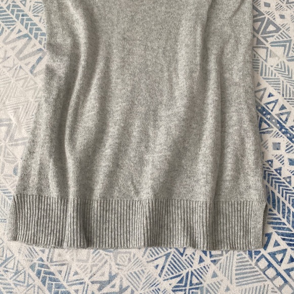 Halogen Sleeveless Gray Knit Tunic - Picture 4 of 7